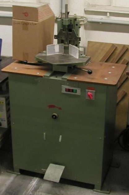 Foellmer Modell M Eckenrundstossmaschine