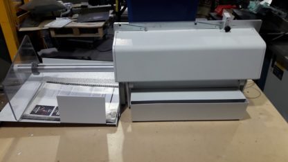 ⁦Halbautomatische Tischstanzmaschine Christian Renz DTP 340 A mit Kalenderwerkzeug⁩ - الصورة ⁦7⁩