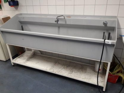 Trunk PVC cleaning sink - sink insertion width 220 cm
