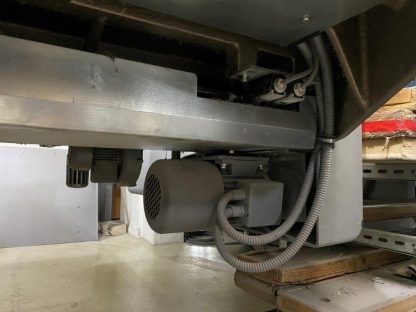 Large sized cutting system Polar 137 XT-AT with stacking lifter, automatic vibrator, scale and optional unloader - Image 7
