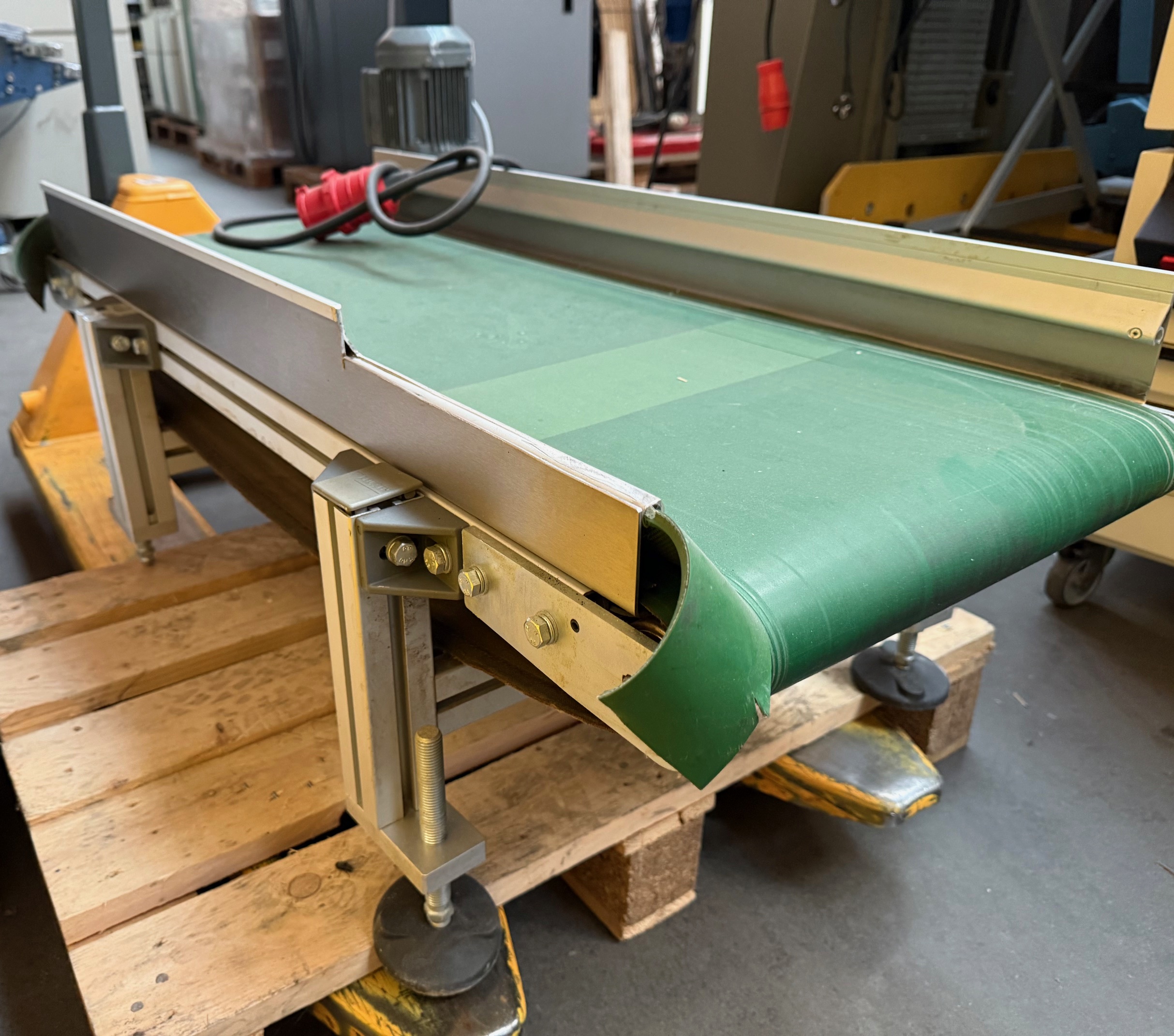 Späneband Busch HF - Hilfsförderband - Querförderband mit Getriebemotor — изображение 3