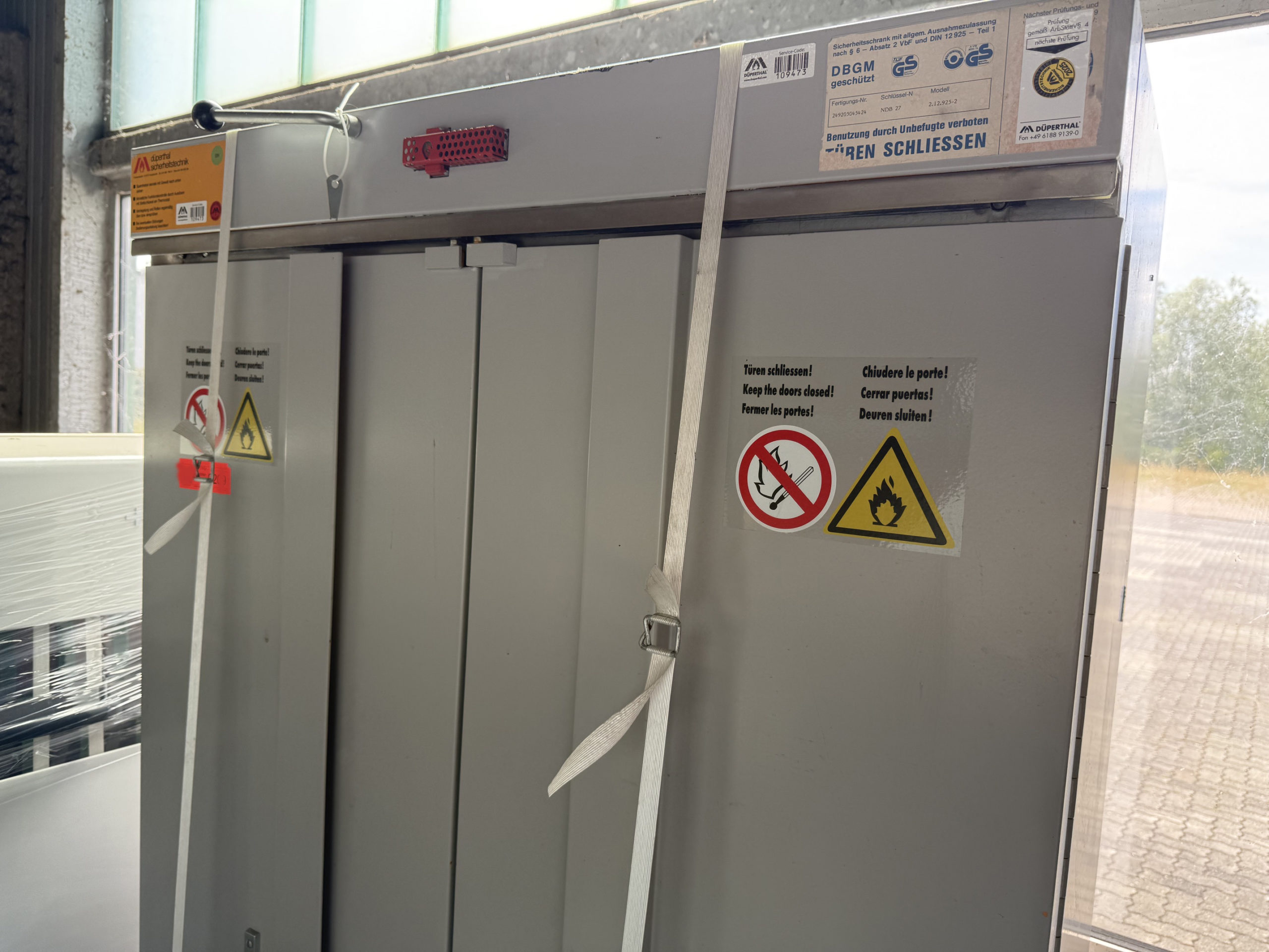 Düperthal Gefahrstoffschrank/ Sicherheitsschrank/ Feuerschutzschrank/ Laborschrank